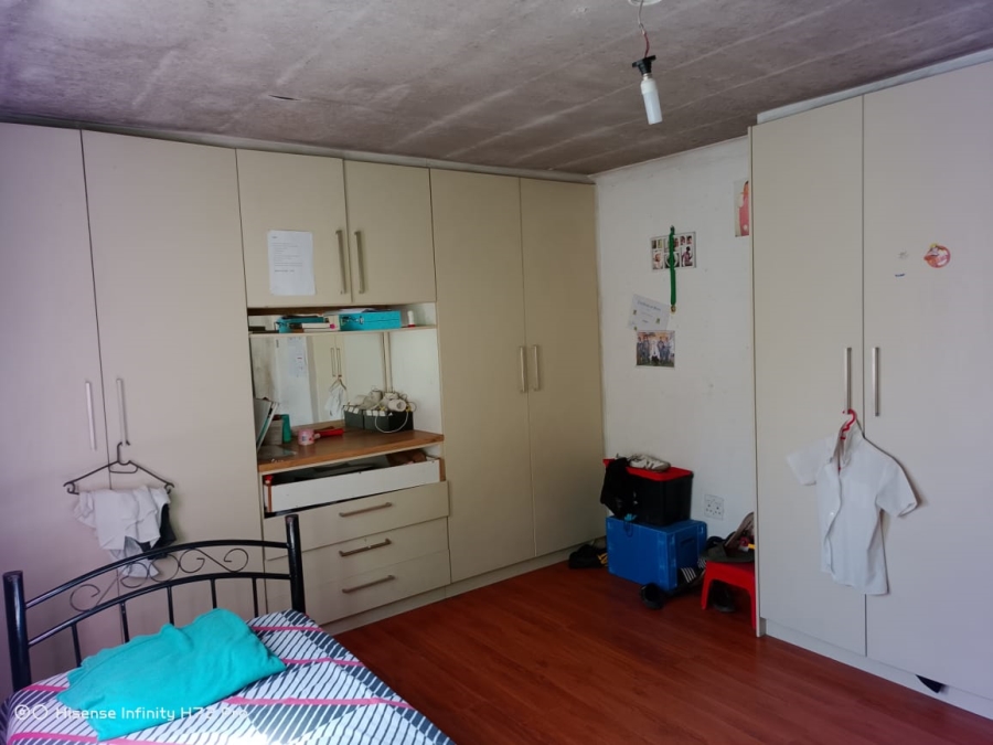 2 Bedroom Property for Sale in Delft South Western Cape